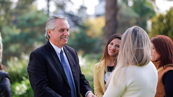 El Presidente se reunió con destinatarias del Programa Acompañar