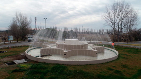 Ya funciona la nueva fuente de la rotonda de la copa y pronto se instalará la escultura de que hablarán todos