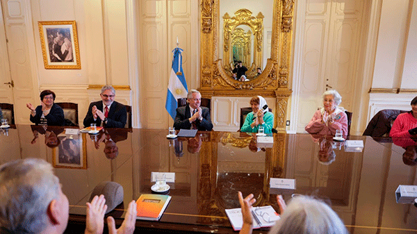 El Presidente se reunió con representantes de familiares de detenidos-desaparecidos de Latinoamérica