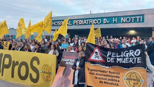 Pediatras denunciaron que Suárez abandonó a los niños de Mendoza