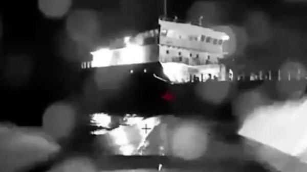 Ucrania atacó un petrolero ruso con un dron marítimo cerca del puente de Crimea