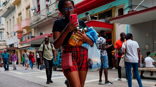 Cuba salta hacia una economía «sin efectivo»