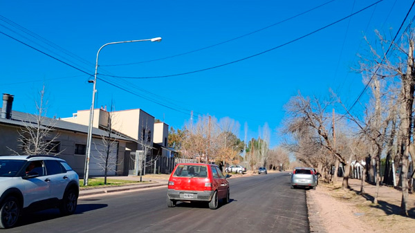 Más y más obras: Plan de asfalto y mejoras en la plaza del B° Suter