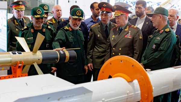 Irán exhibió su nuevo dron de «largo alcance»