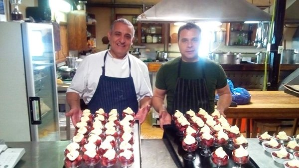 Experiencias de dos médicos y un cocinero en la Antártida