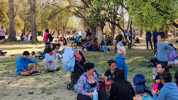 Bajo un sol radiante, ya se vive «Primavera en el parque»