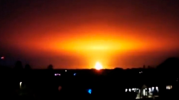 Una impresionante explosión iluminó el cielo en Oxford con una bola de fuego