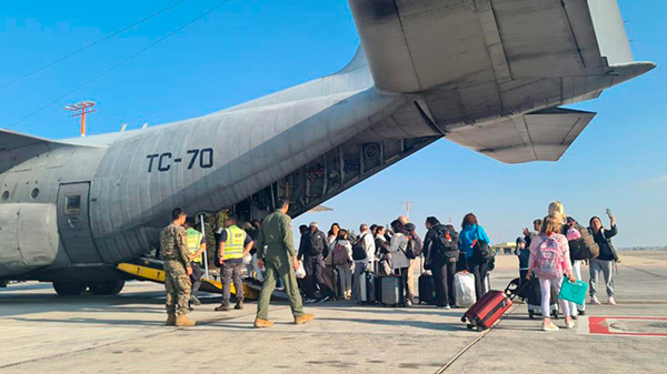 El primer vuelo con argentinos evacuados desde Israel llegó a Roma