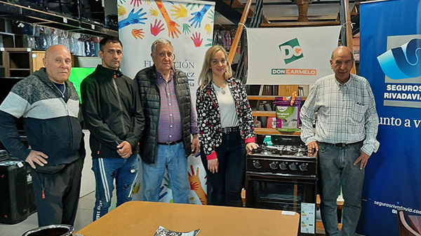 La Fundación Raúl Vazquez y Don Carmelo entregaron donaciones a Anim Conin