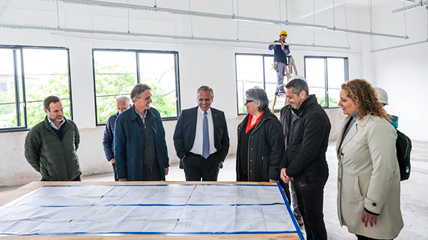 El Presidente recorrió las obras del primer edificio propio de la Universidad Nacional de las Artes en el barrio de La Boca