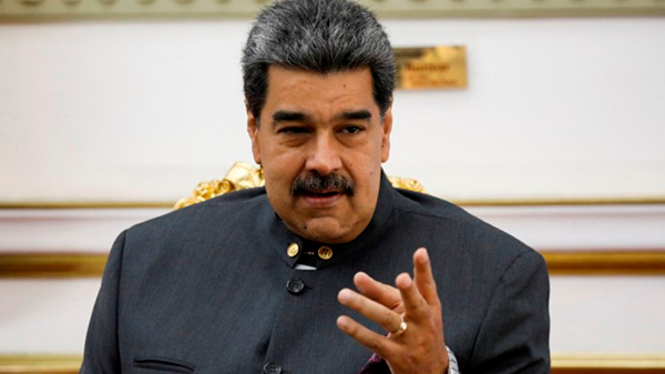 Maduro dijo que concederá licencias petroleras en territorio en disputa
