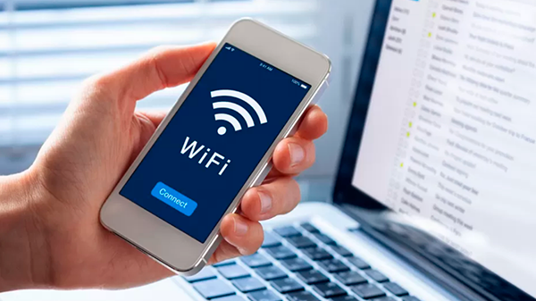 Por qué es importante desactivar el Wi-Fi del celular al salir de casa