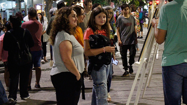 Con una nueva puesta en escena comenzó la peatonal del arte