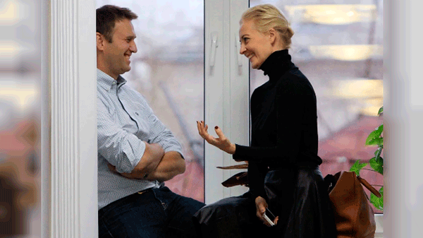 «Te quiero», dice Yulia, viuda de Navalny, junto a una foto en la que aparecen juntos