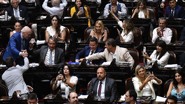 Diputados aprobó en general el proyecto de la ley «Bases»