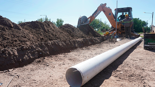 Se realiza obra de cloacas en diferentes puntos de General Alvear