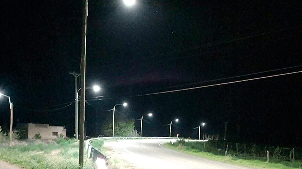 El municipio iluminó con led “la vuelta de calise” en La Llave