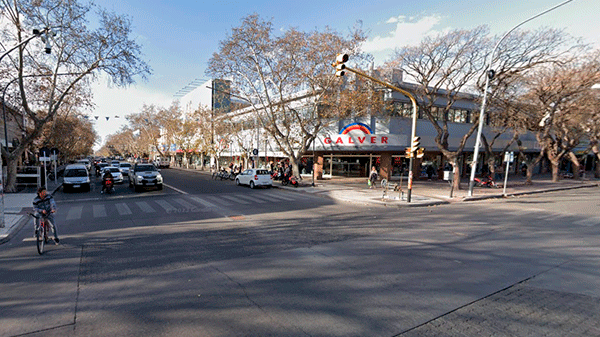 La Policía controla RTO pero nunca se hace cargo de dirigir el tránsito cuando se rompen los semáforos