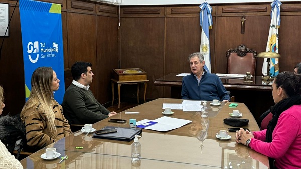 Trabajo conjunto para brindar seguridad jurídica a vecinos y puesteros que residen en terrenos fiscales