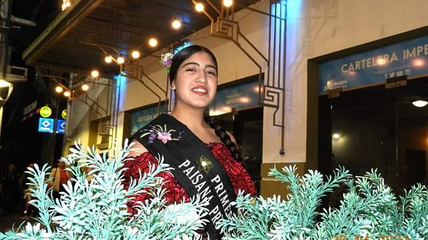 Una joven que atesora nuestras tradiciones