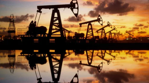 El petróleo sube 5% tras el ataque de Irán a Israel