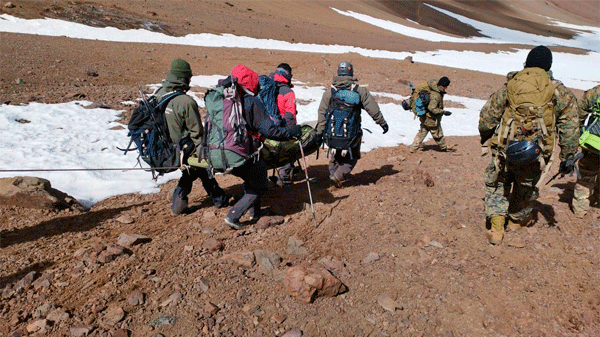 Exitoso rescate en alta montaña salva la vida de una turista