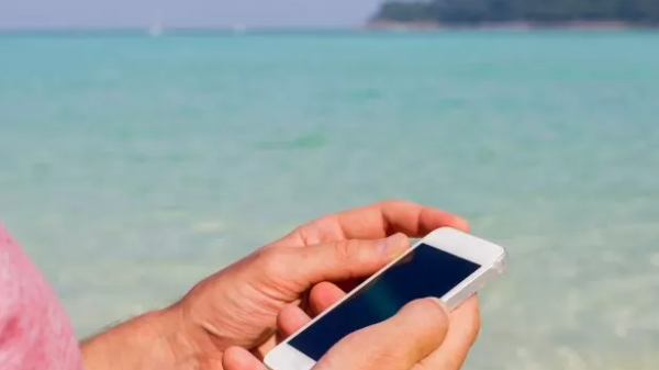 Cuidá el celular: los 7 consejos que tenés que seguir para que no se te rompa el teléfono en las vacaciones