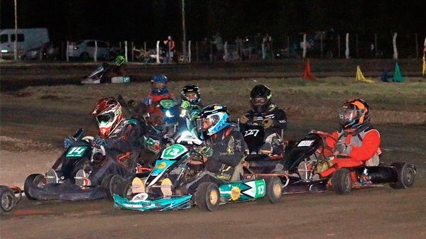 Exitosa 2º fecha del Karting Sureño nocturno en Villa Atuel
