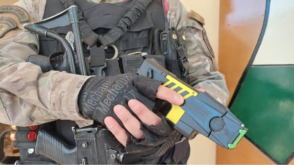 Comprarán pistolas Taser para los policías mendocinos