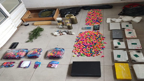 Buscaban armas y se encontraron con 12 kilos de cocaína de máxima pureza