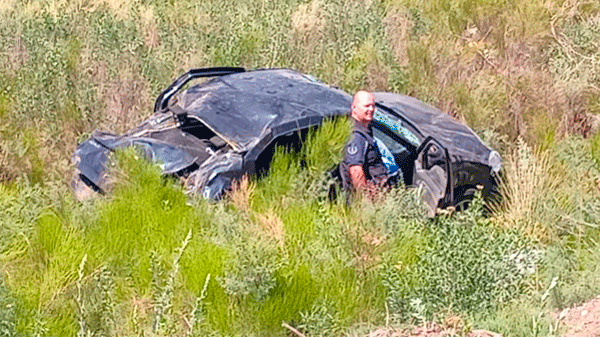 Robaron un auto en Alvear, escaparon y volcaron en Monte Comán