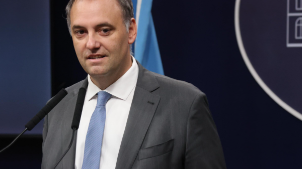 Adorni anunció cambios en las licencias de conducir, en la VTV y otros trámites automotores