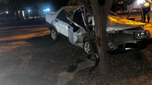 Siniestro vial en Rama Caída dejó tres lesionados