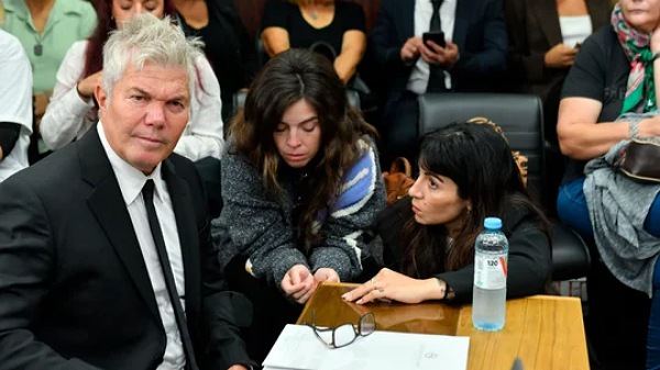 «Así murió Maradona»: la impactante foto que mostró el fiscal Patricio Ferrari complica a los médicos