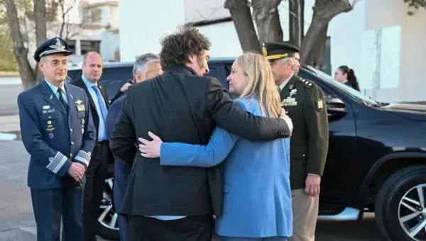 Milei: “Estoy esperando la afiliación de Hebe Casado” | Diario Mendoza Sur  - Diario de San Rafael