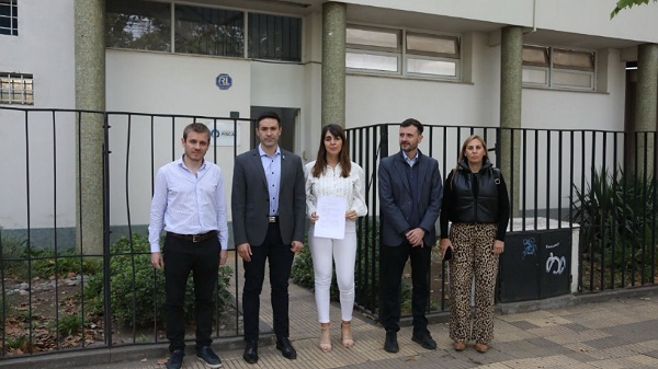 Insólita denuncia de radicales con peluca sobre el narcotráfico en San Rafael