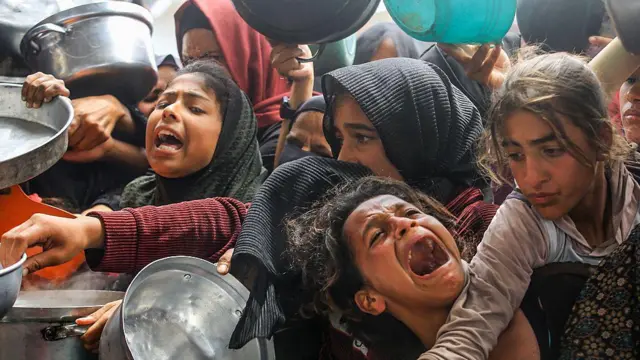 Exteriores palestino pide a los gobiernos detener el «genocidio y la hambruna» en Gaza