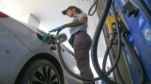 El Gobierno dispuso un nuevo aumento del combustible